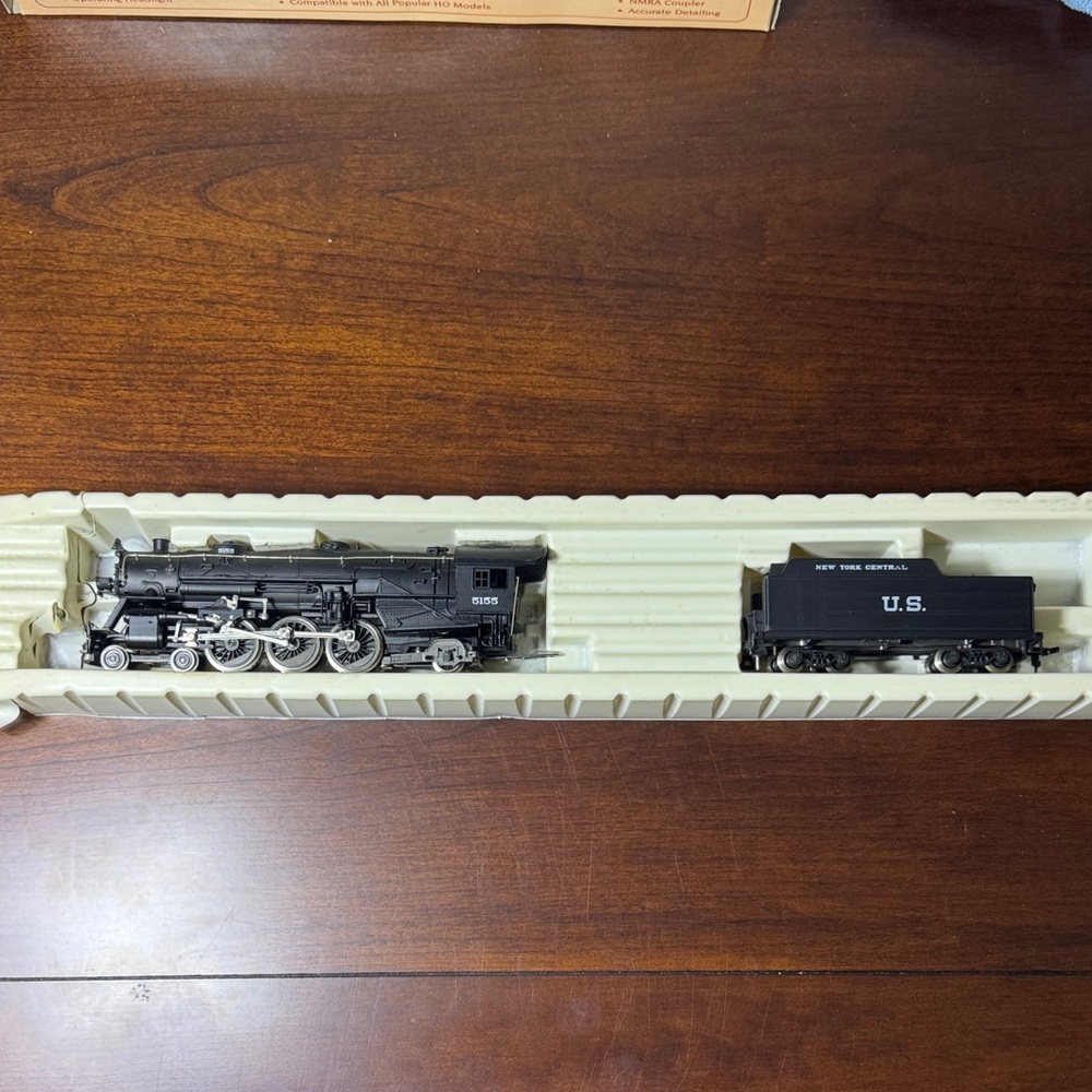 AHM New York Central 4-6-2 Heavy Pacific HO Scale Steam Locomotive (New)